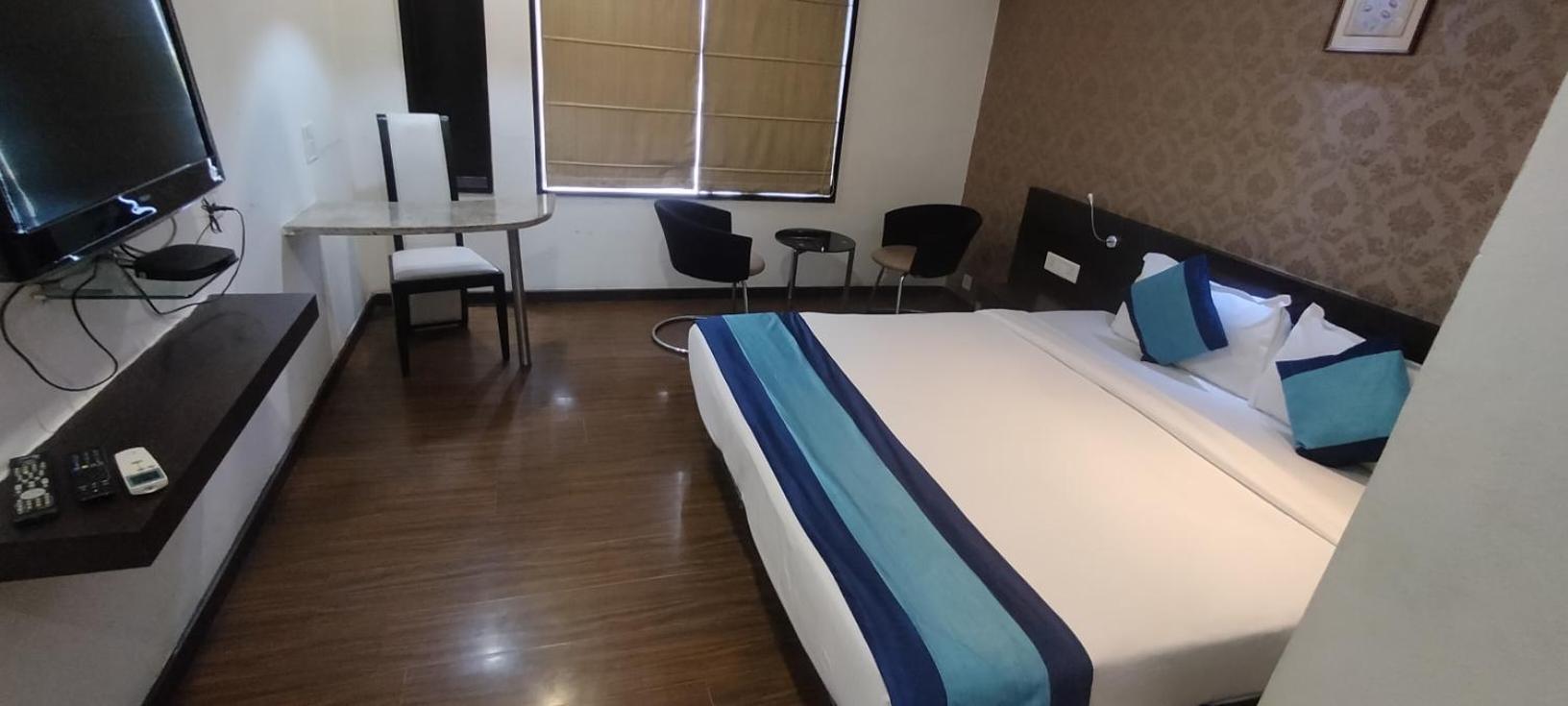 Hotel Lxia Hinjewadi - Indian Nationals Only Pimpri-Chinchwad Exterior foto